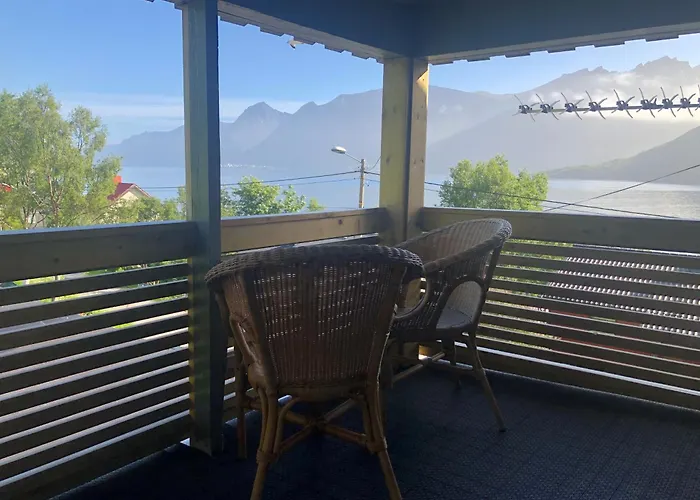 Segla Guesthouse - With View Of Fjord