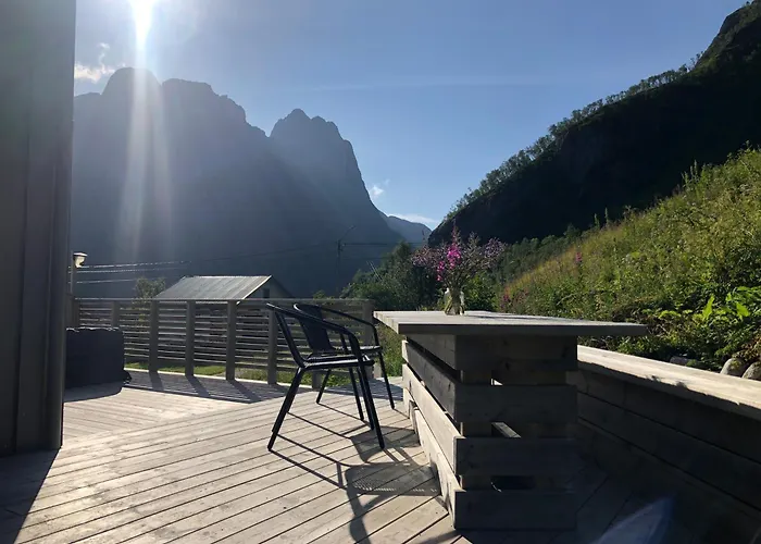 Segla Guesthouse - With View Of Fjord